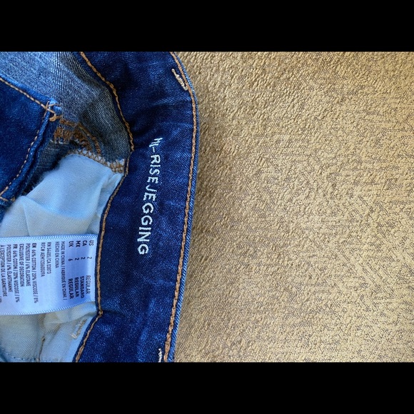 American Eagle High Rise Jegging Size 2 - Picture 7 of 9